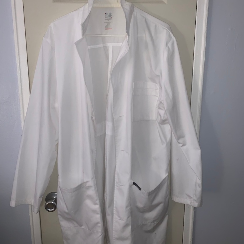 WHITE LAB COAT